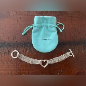RETIRED Tiffany & Co. 925 sterling silv. toggle closure heart bracelet Authentic